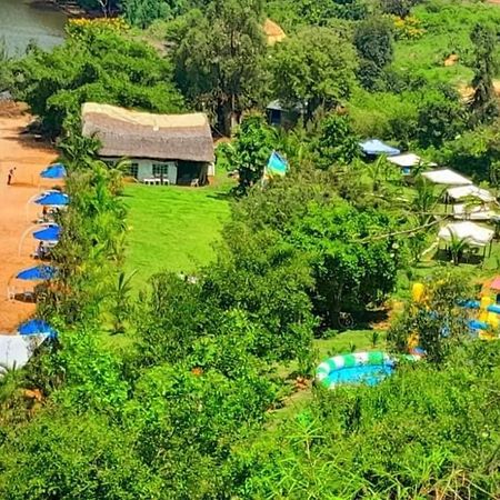 Ches Bay Resort Nangina Bagian luar foto