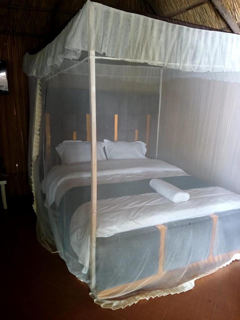 Ches Bay Resort Nangina Bagian luar foto