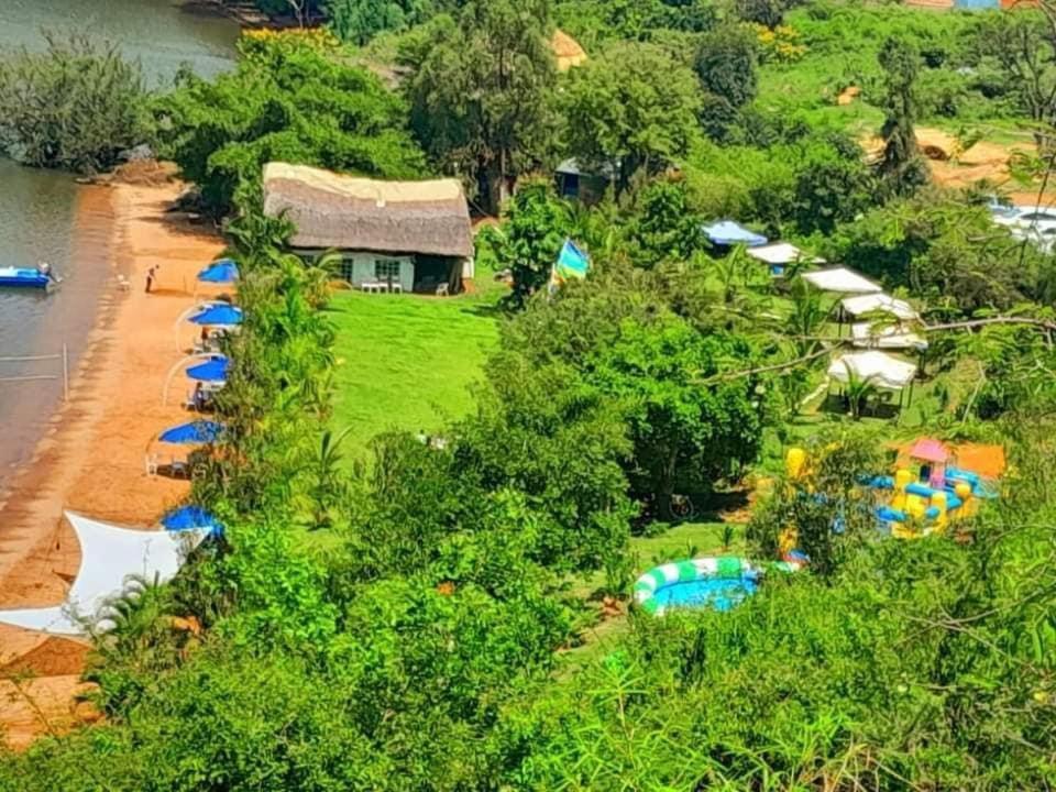 Ches Bay Resort Nangina Bagian luar foto