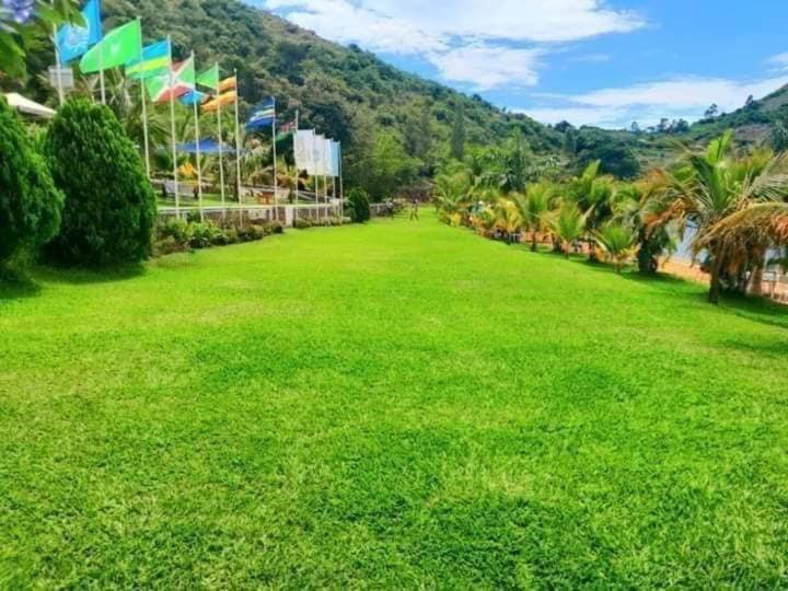 Ches Bay Resort Nangina Bagian luar foto